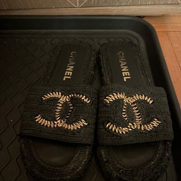 Chanel Sandals
will fit size 38, 38.5, 9
I am a 38.5 - Picture 2 of 10